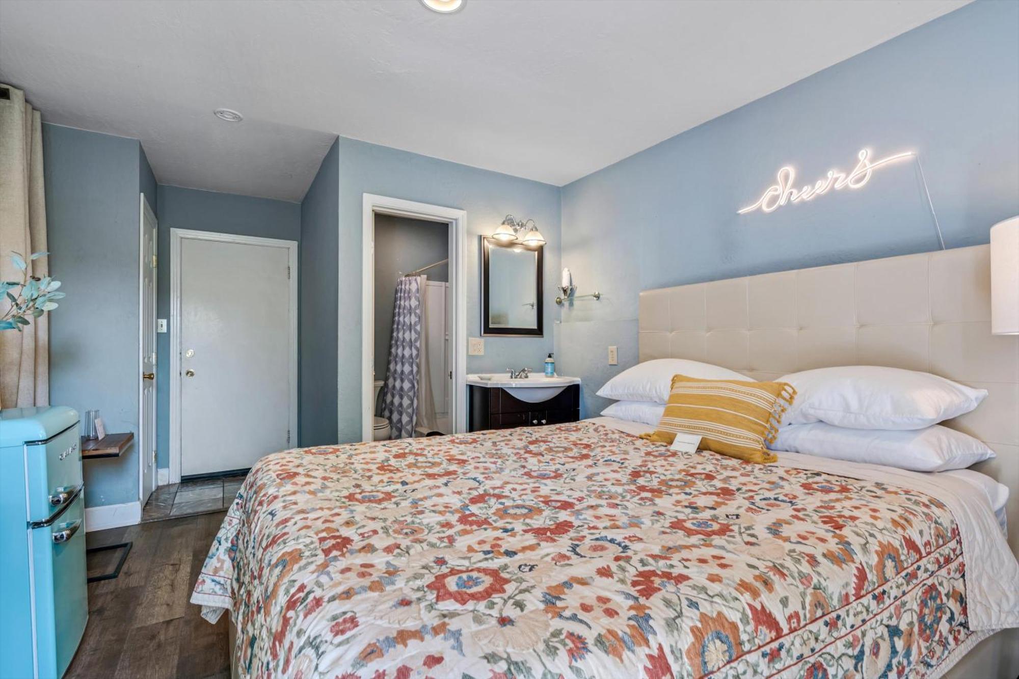 Cinnamon Bear Creekside Inn Sonoma Exterior photo