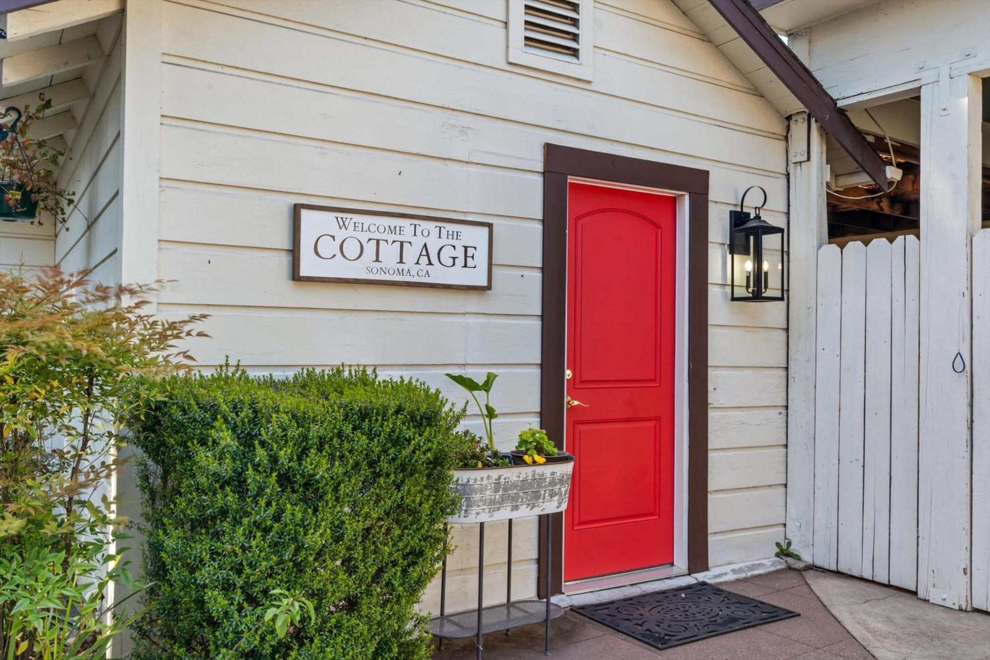 Cinnamon Bear Creekside Inn Sonoma Exterior photo