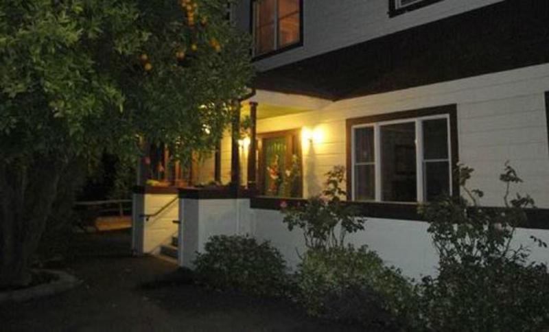 Cinnamon Bear Creekside Inn Sonoma Exterior photo