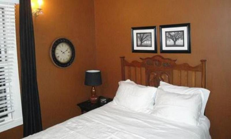 Cinnamon Bear Creekside Inn Sonoma Exterior photo